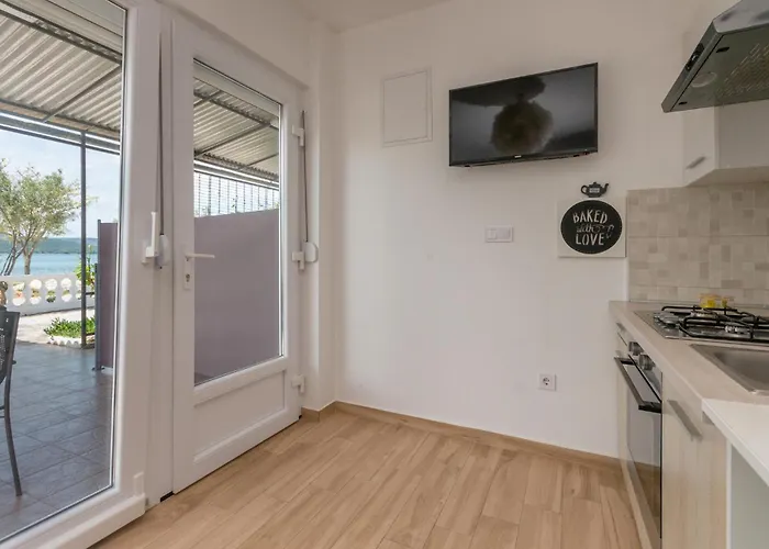 1 Bedroom Beautiful In *