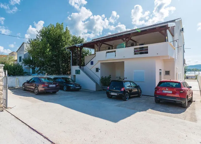 1 Bedroom Beautiful In * Turanj